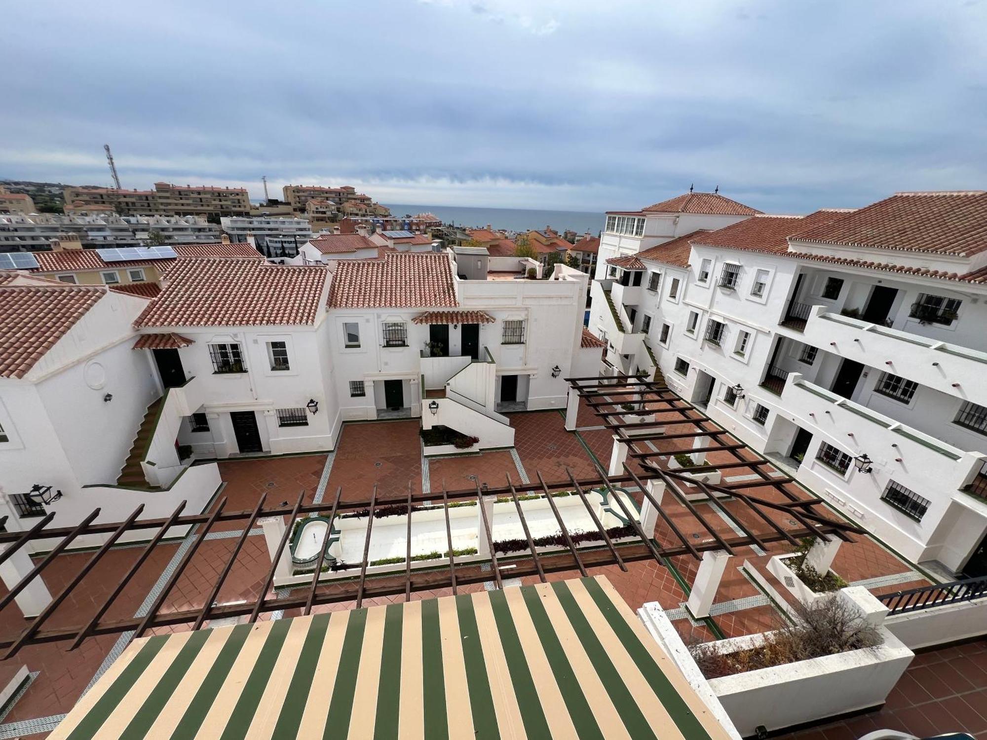 Atico Vistas Al Mar Golf ,Piscina Y Parking Albatros 2 Lägenhet Rincón de la Victoria Exteriör bild