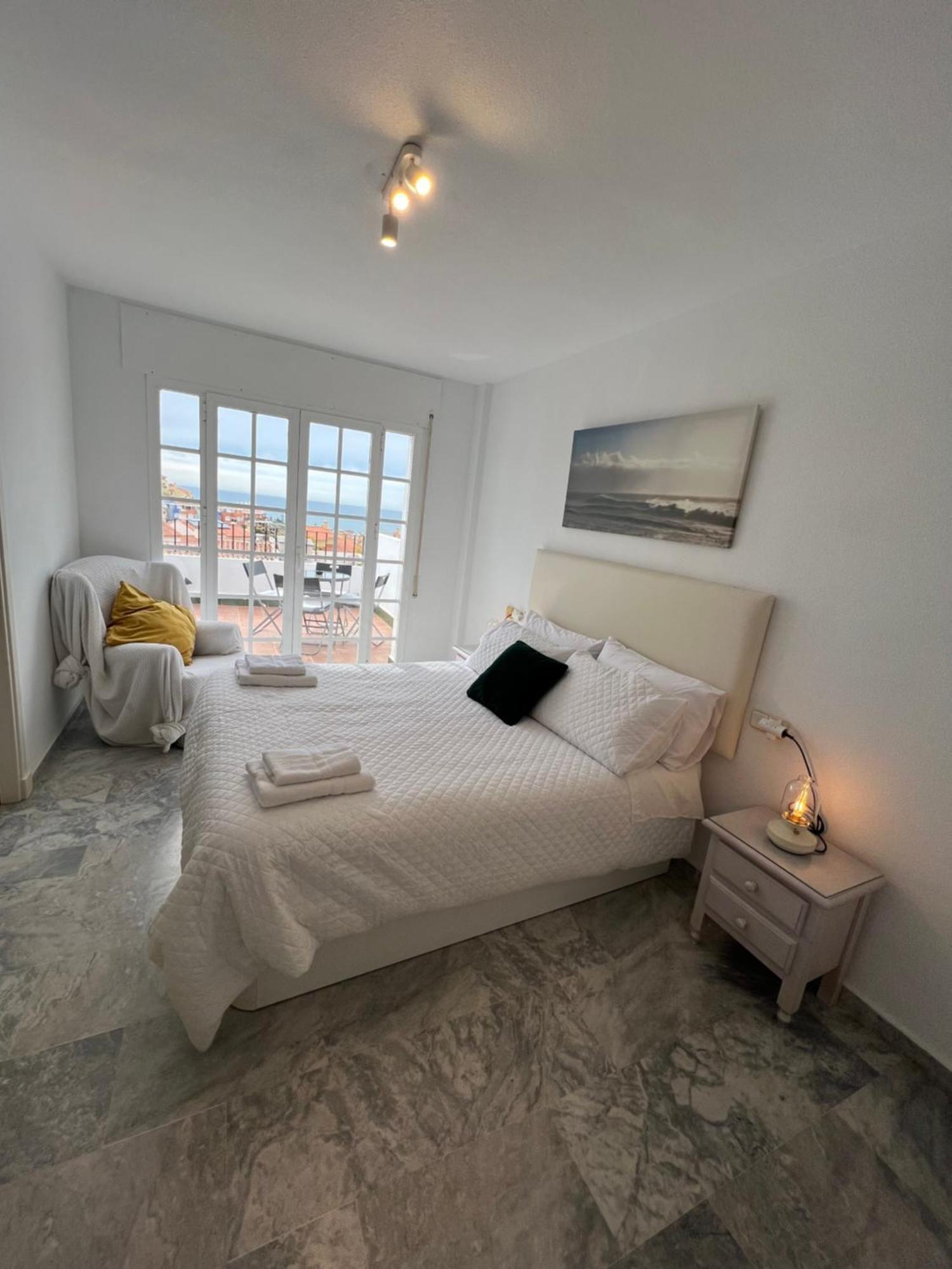 Atico Vistas Al Mar Golf ,Piscina Y Parking Albatros 2 Lägenhet Rincón de la Victoria Exteriör bild