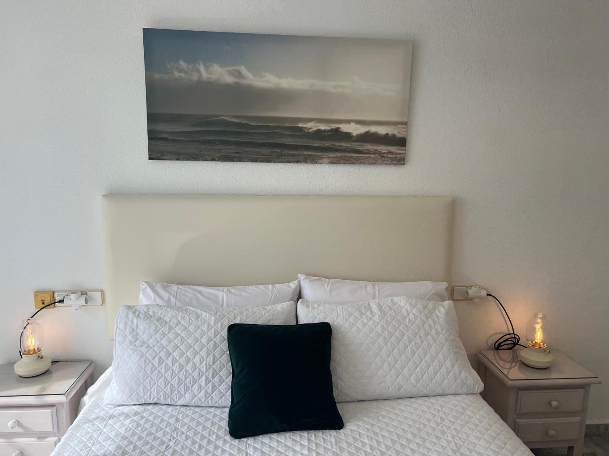 Atico Vistas Al Mar Golf ,Piscina Y Parking Albatros 2 Lägenhet Rincón de la Victoria Exteriör bild